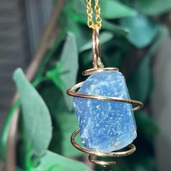 Blue calcite - Picture 1 of 4